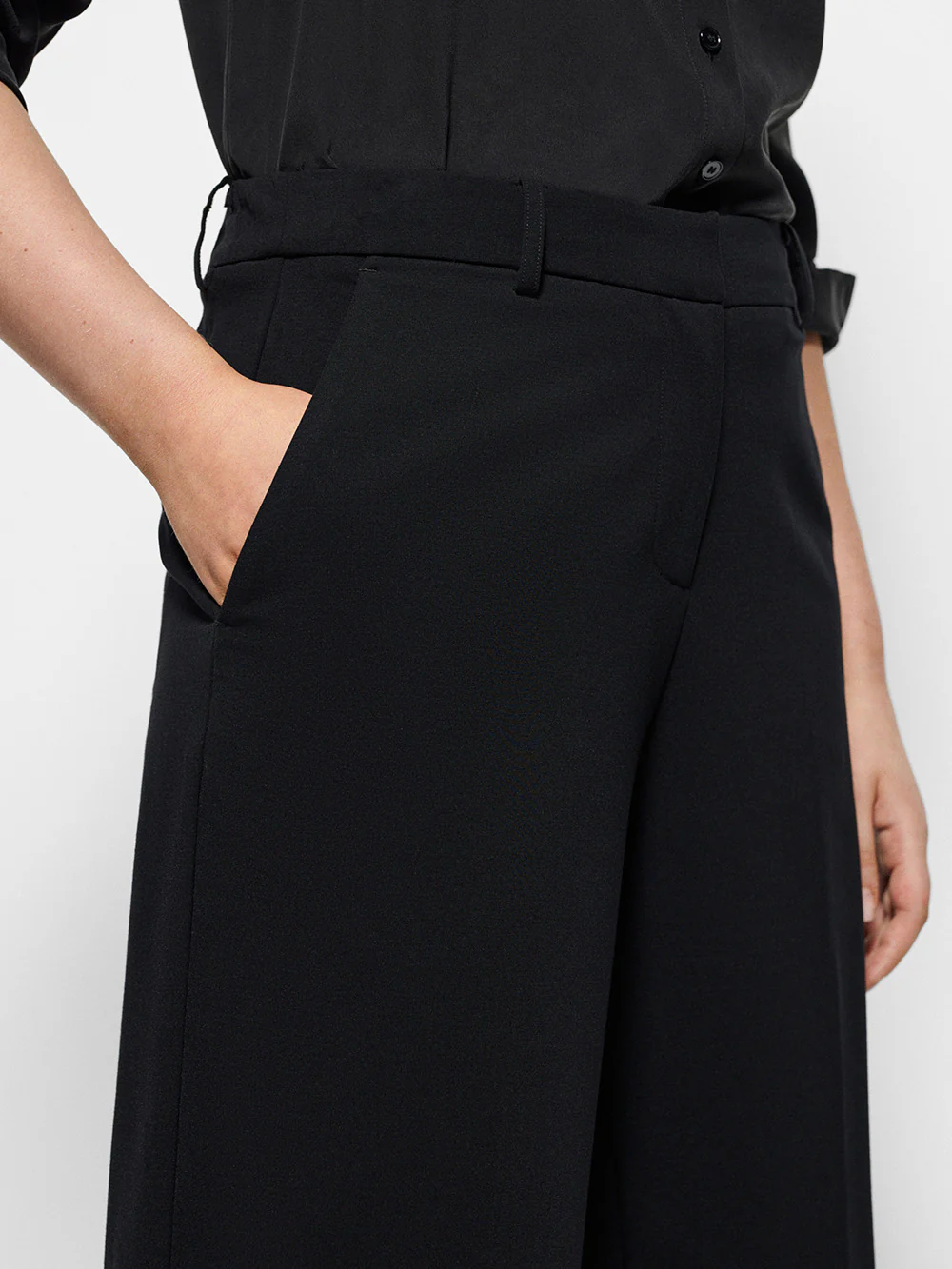 Andrea Pant - Image 3
