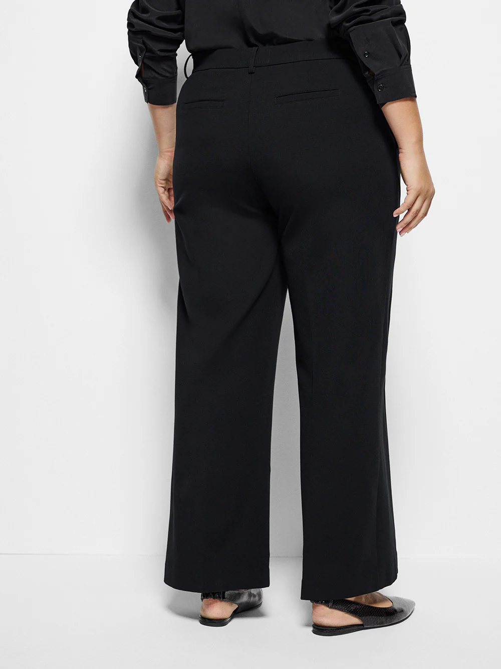 Andrea Pant - Image 8