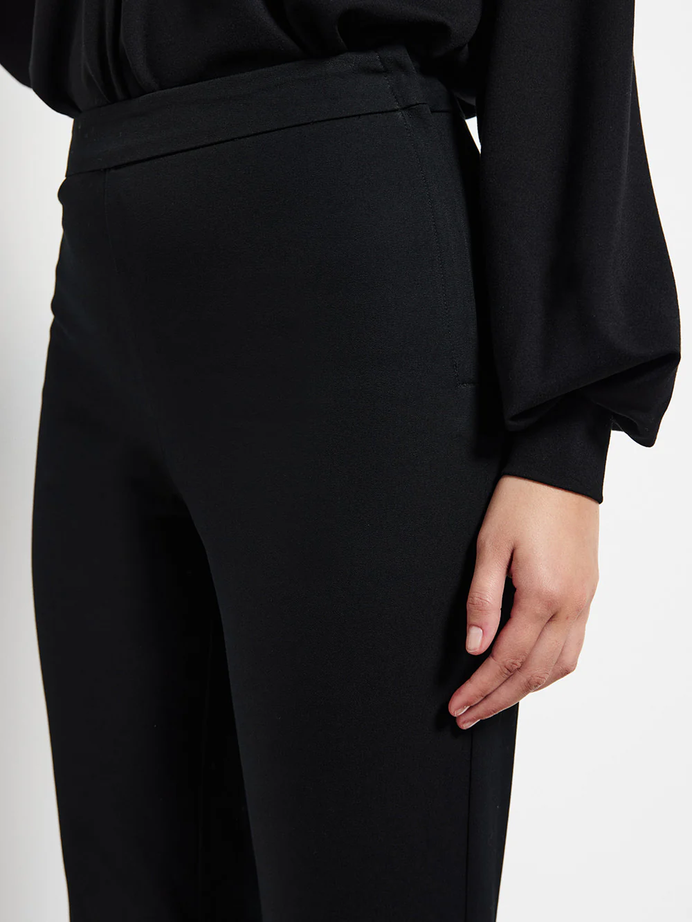 Cropped Stretch Pant - Image 3