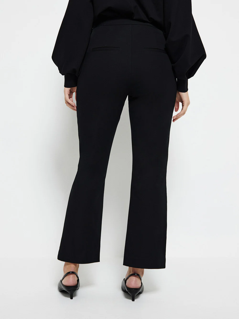 Cropped Stretch Pant - Image 4