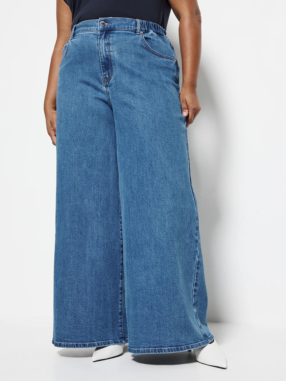 Elasticated Wide Leg Jean - Image 15