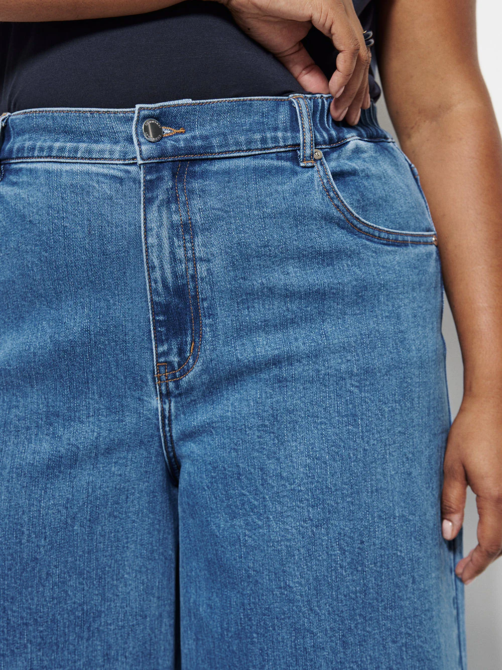 Elasticated Wide Leg Jean - Image 17