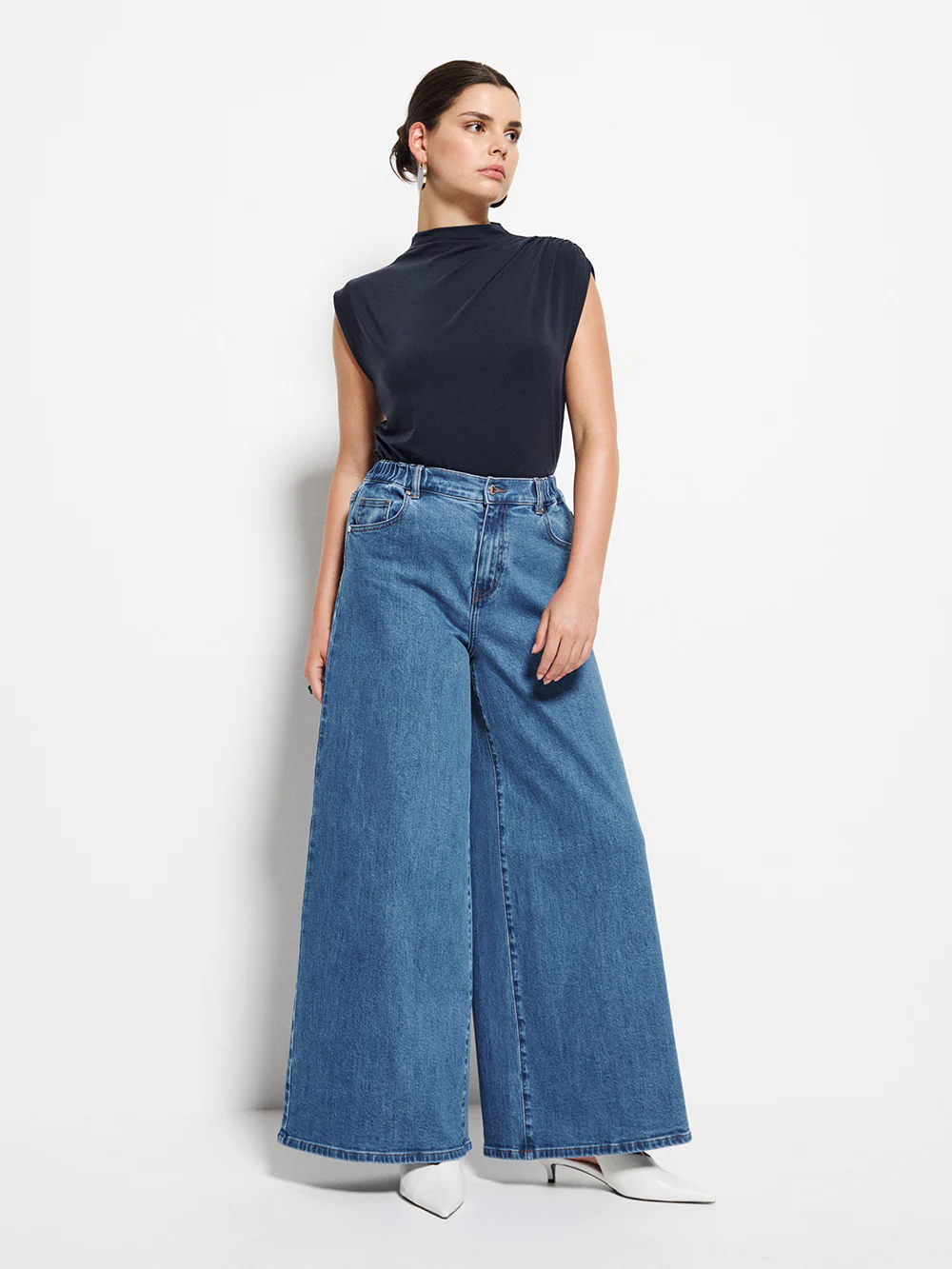 Elasticated Wide Leg Jean - Image 3