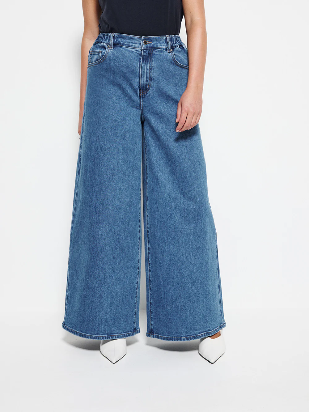 Elasticated Wide Leg Jean - Image 4