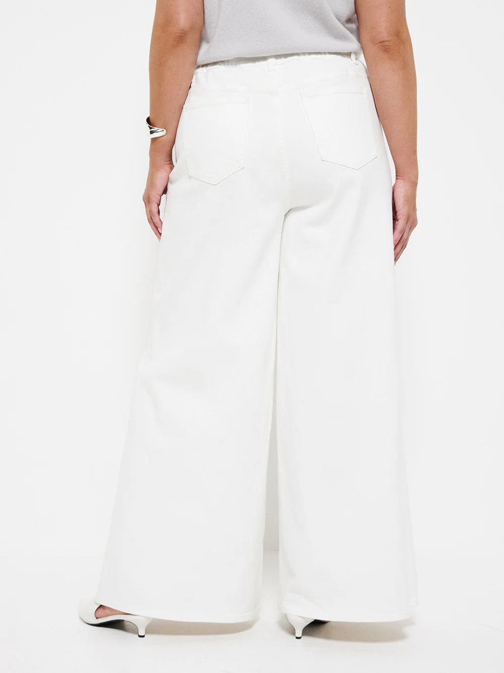 Elasticated Wide Leg Jean - Image 9