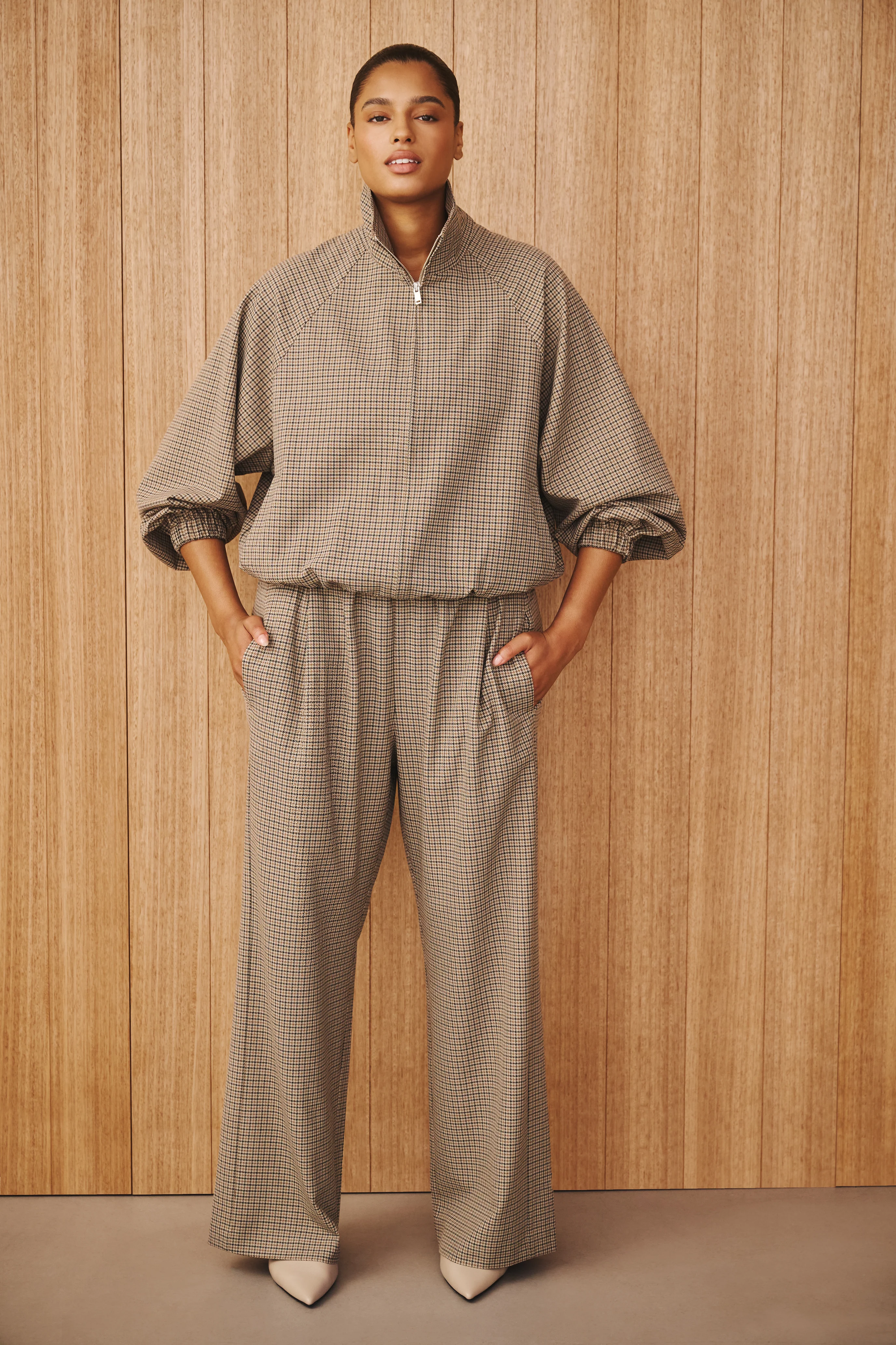 Eliza Bomber - Image 10