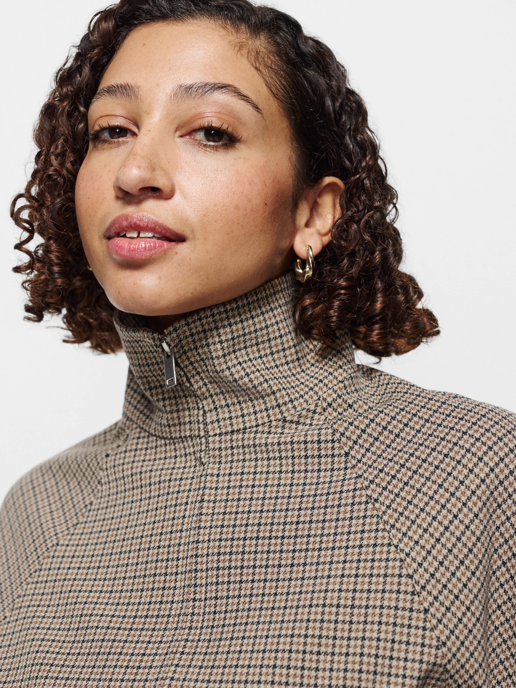 Eliza Bomber - Image 3