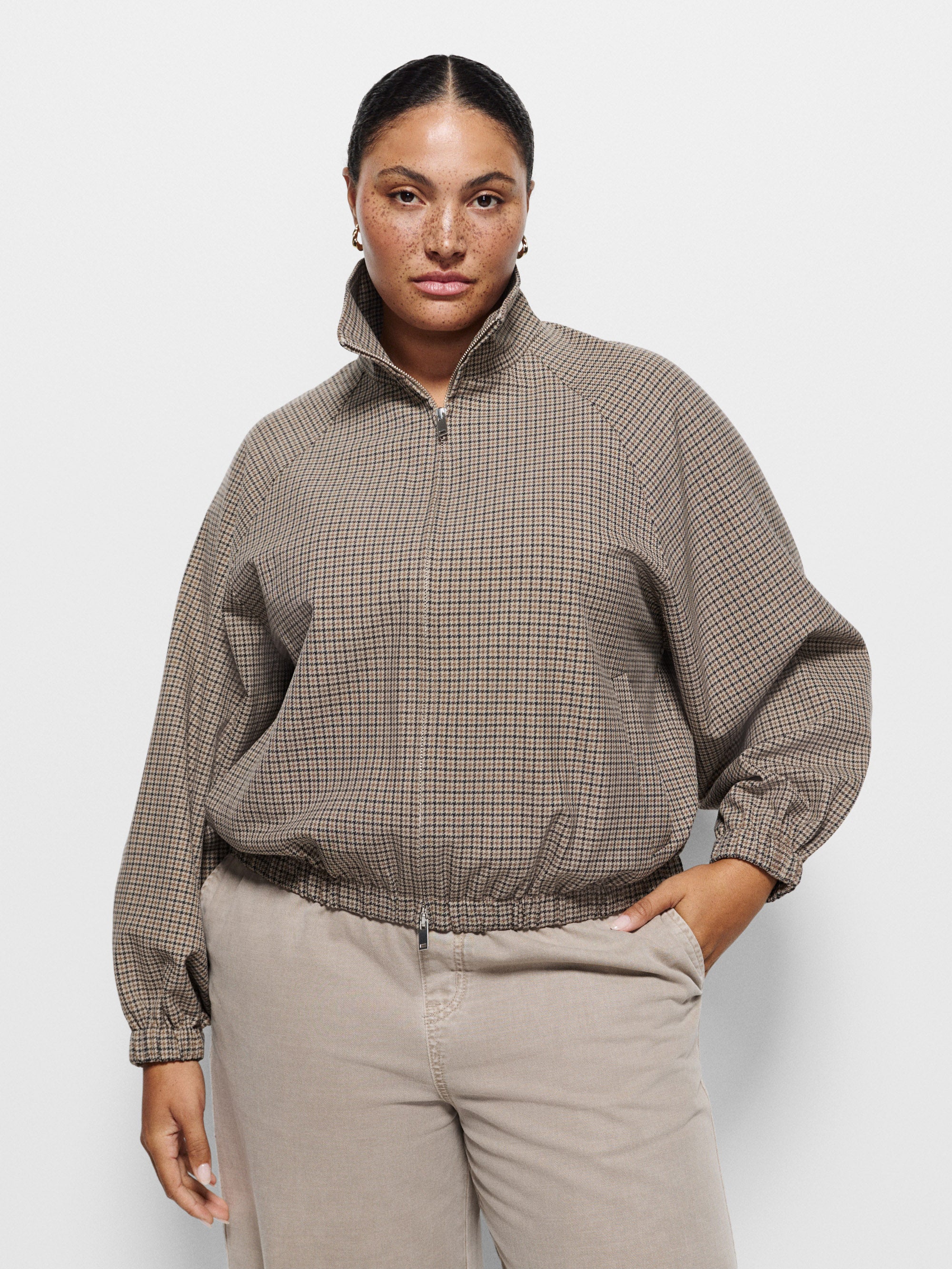 Eliza Bomber - Image 6