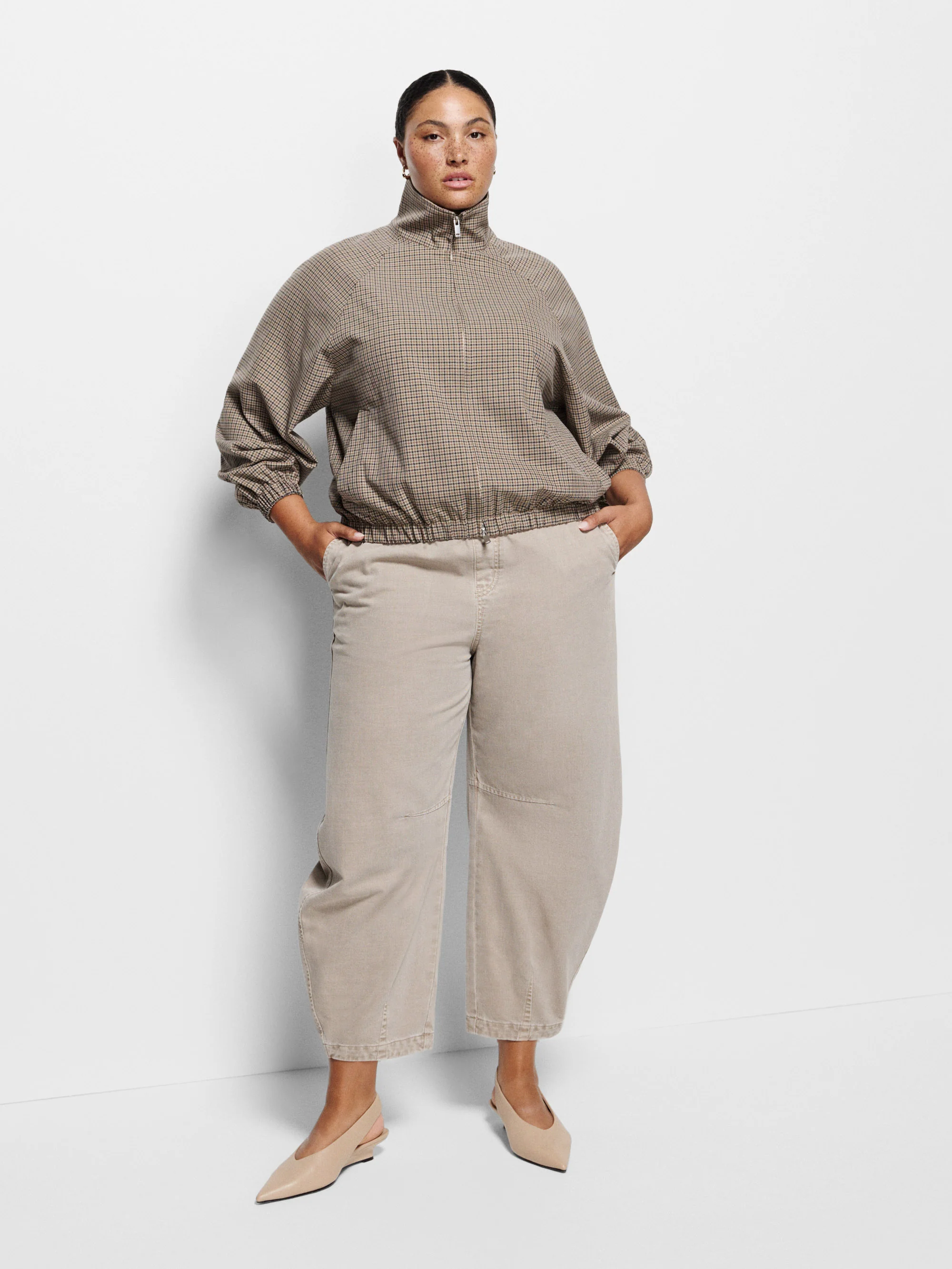 Eliza Bomber - Image 9