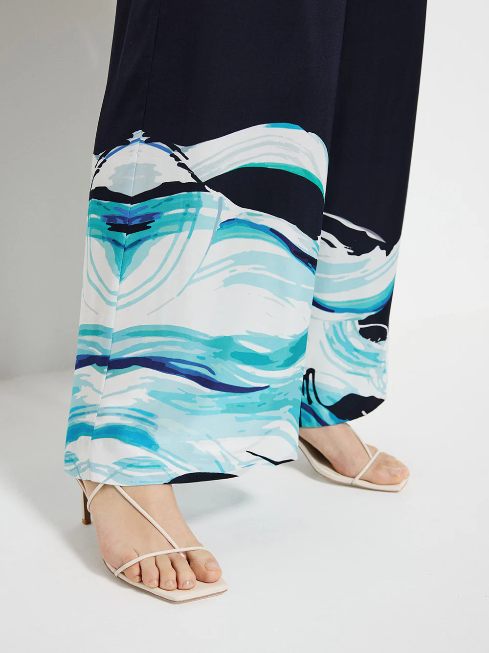 Ellise Print Pant - Image 4
