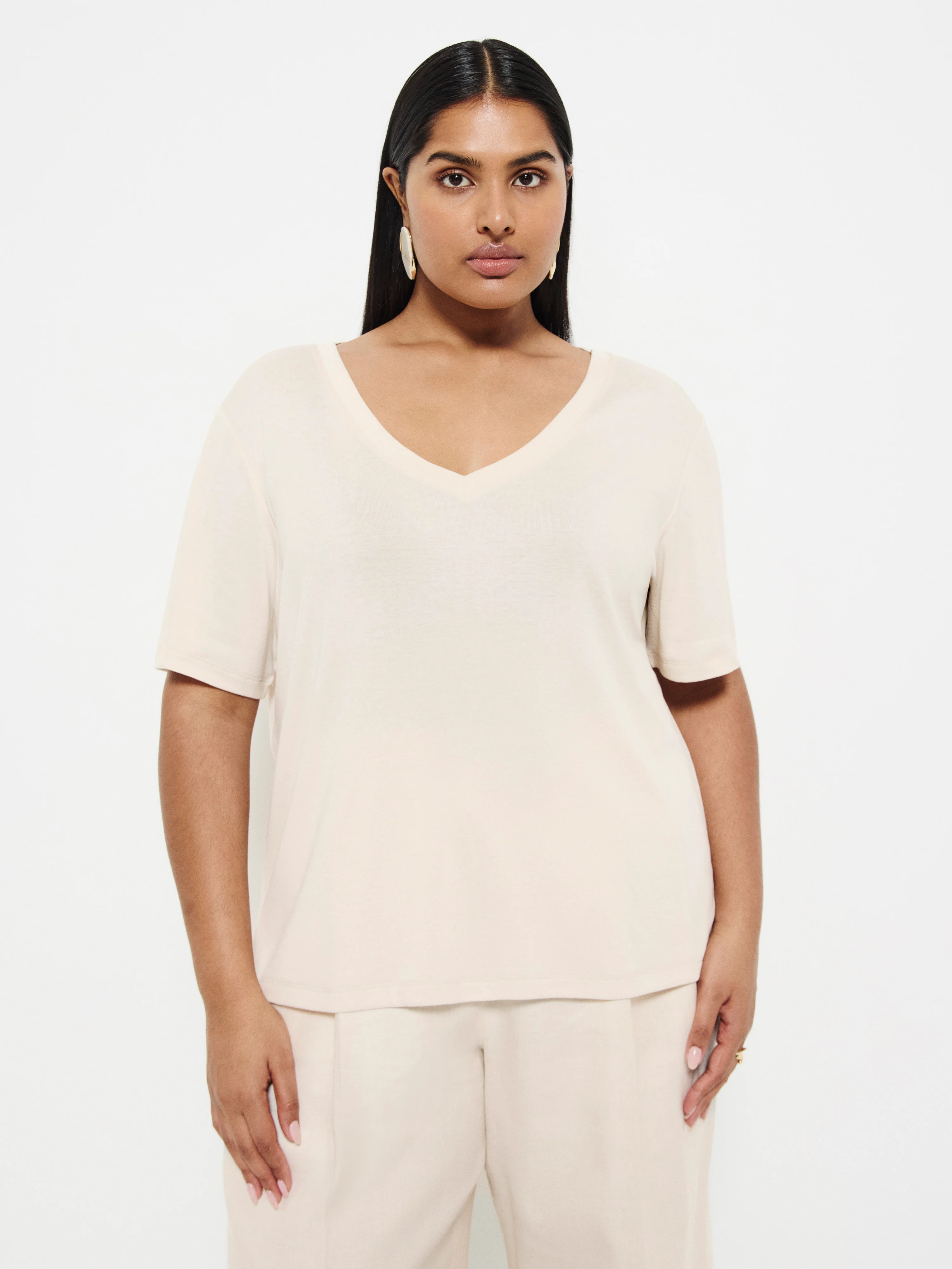 Emma Tee - Image 6