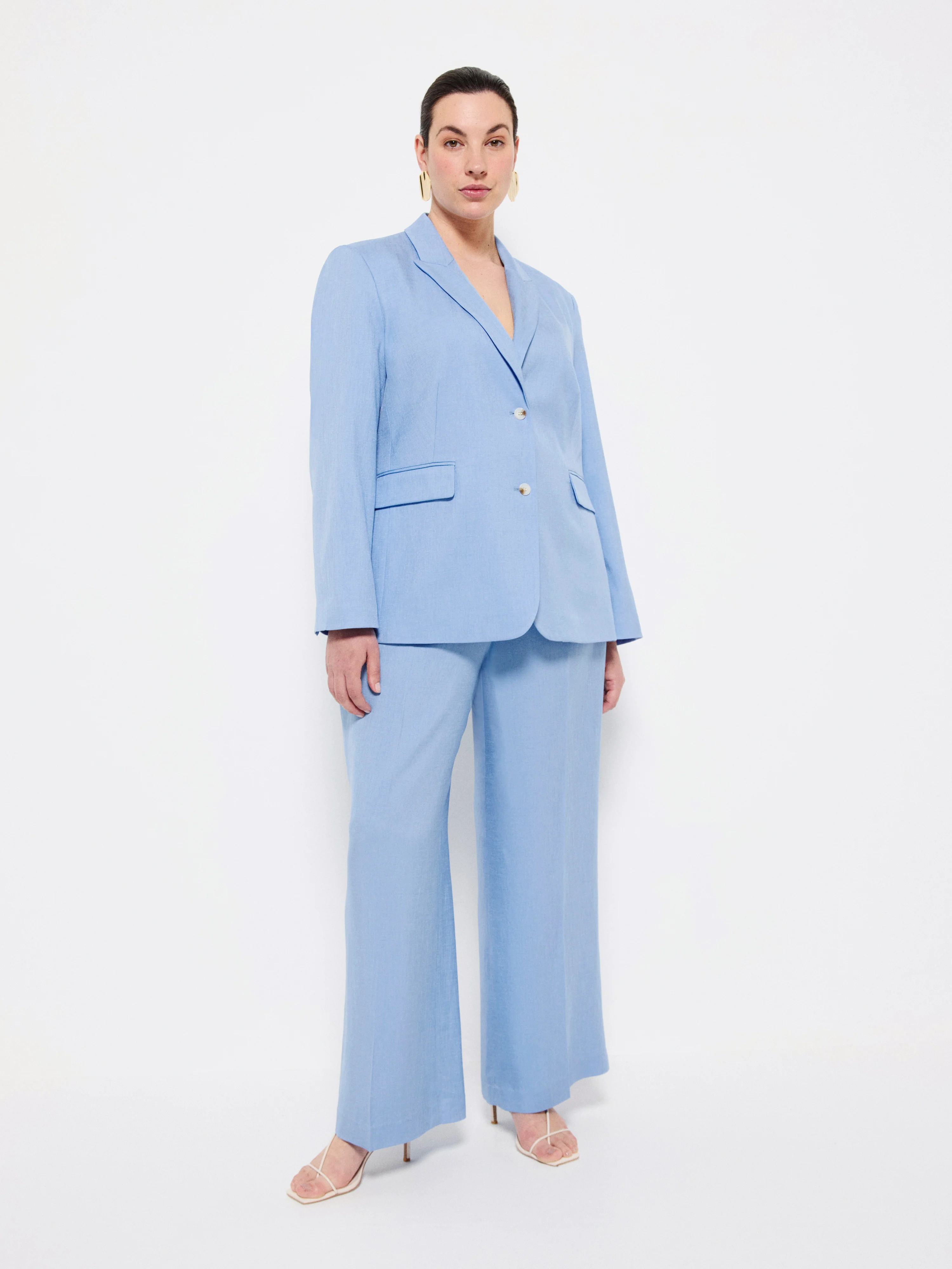 Isabel Pant - Image 11