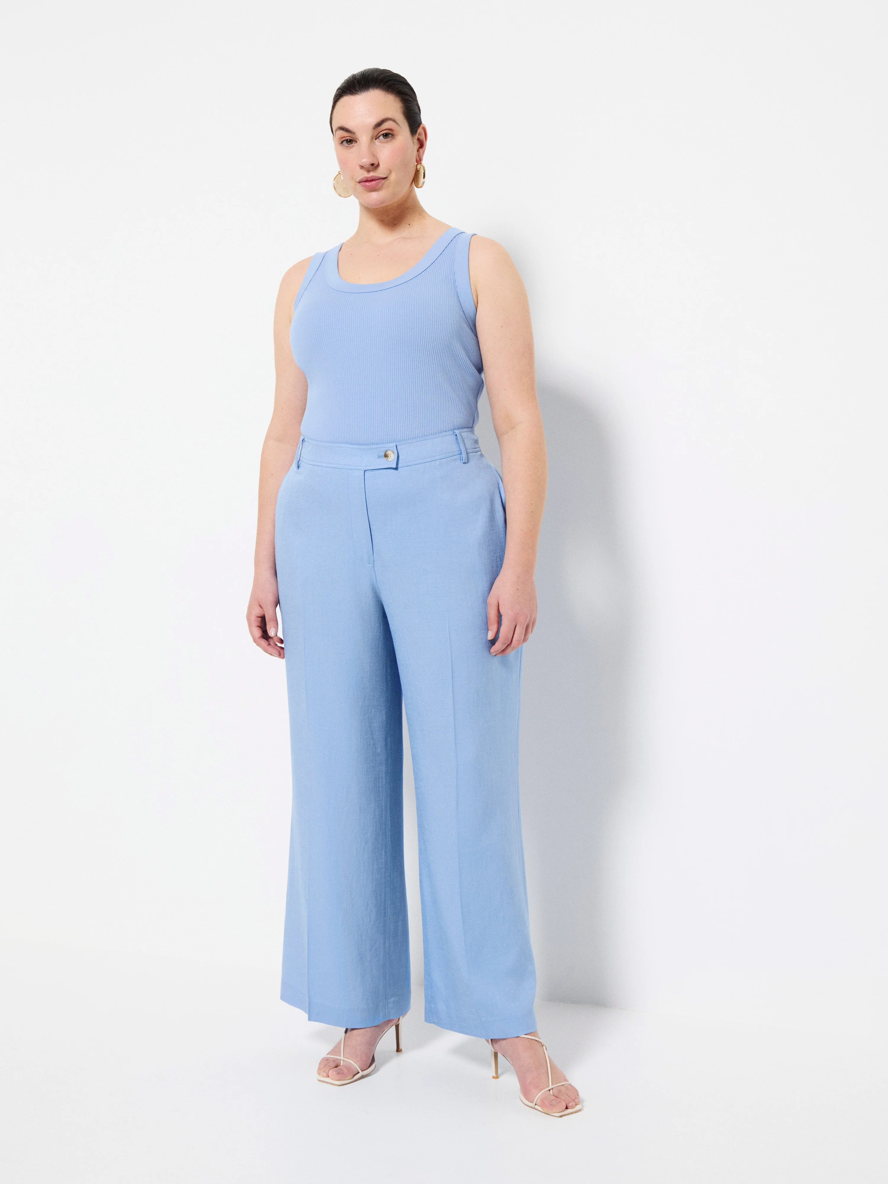 Isabel Pant - Image 7