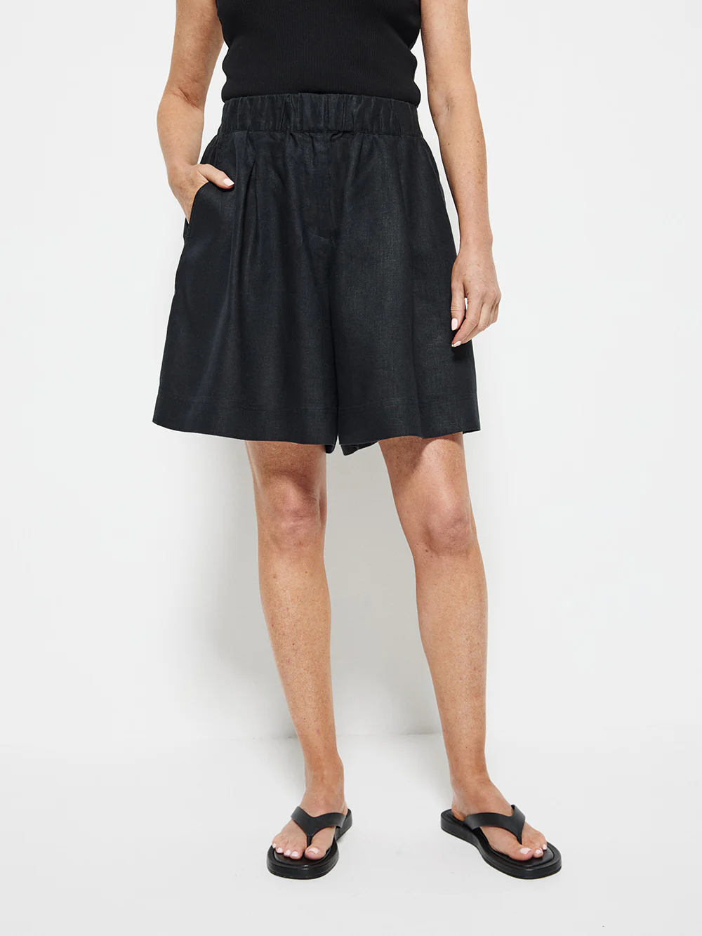Lucie Short - Image 2