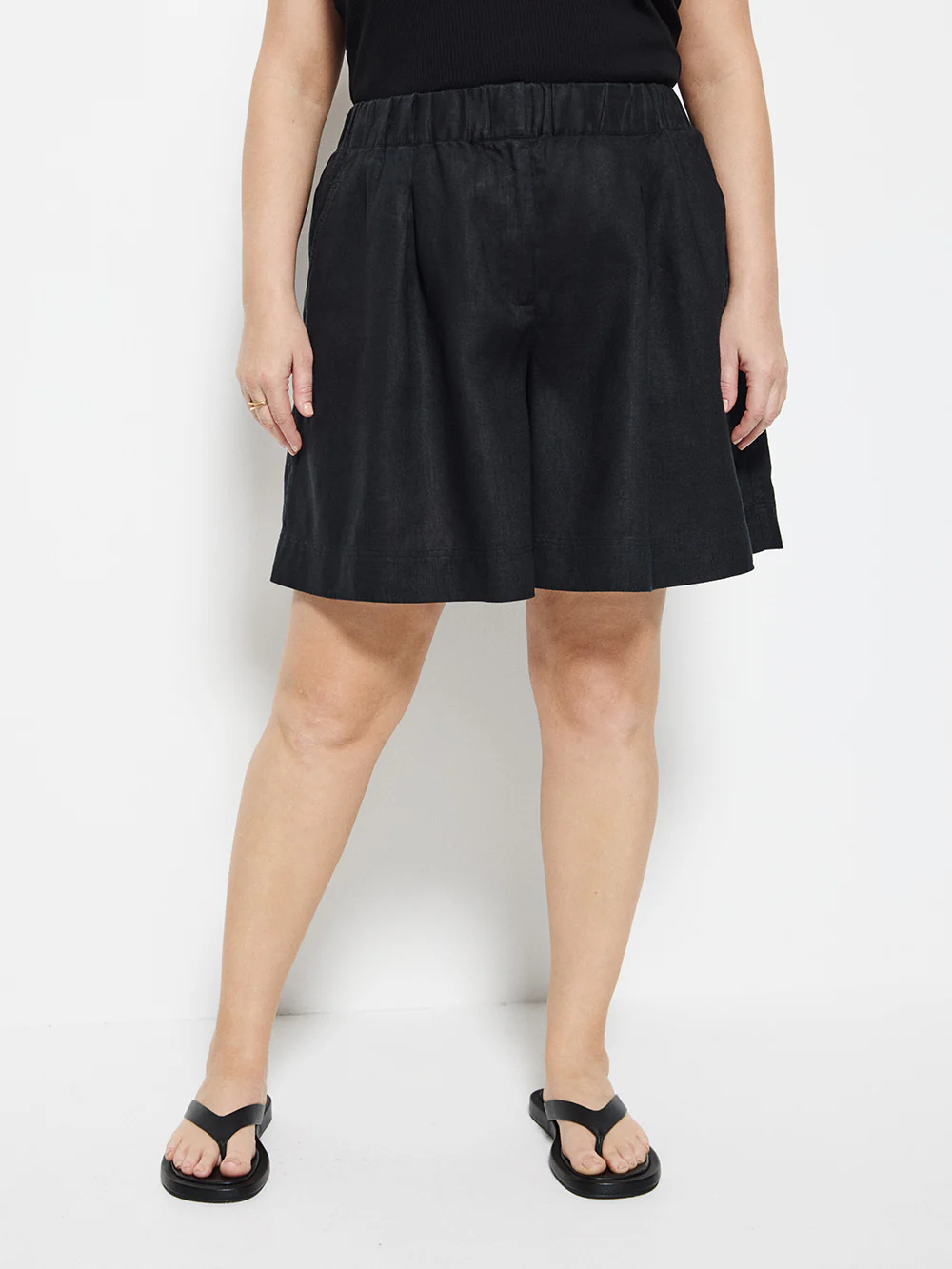 Lucie Short - Image 7