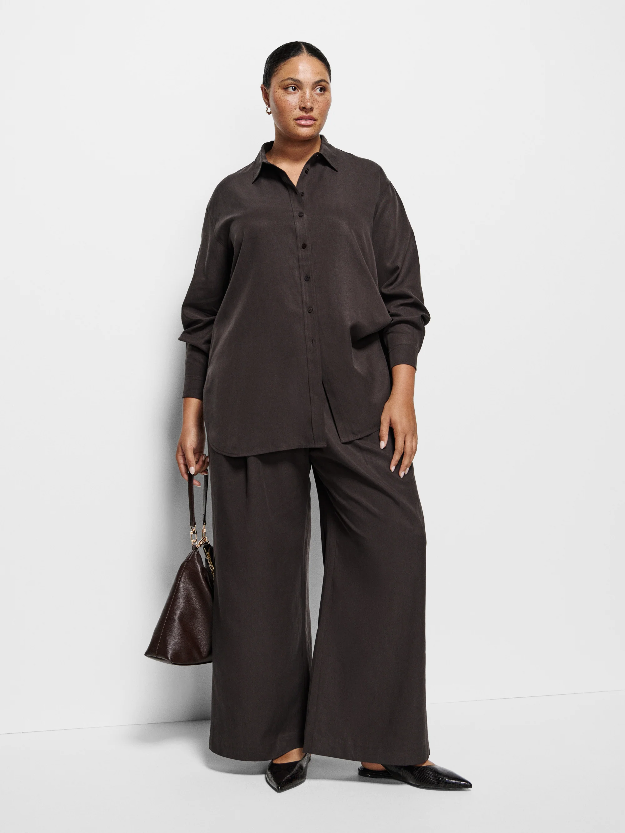 Megan Pant - Image 5