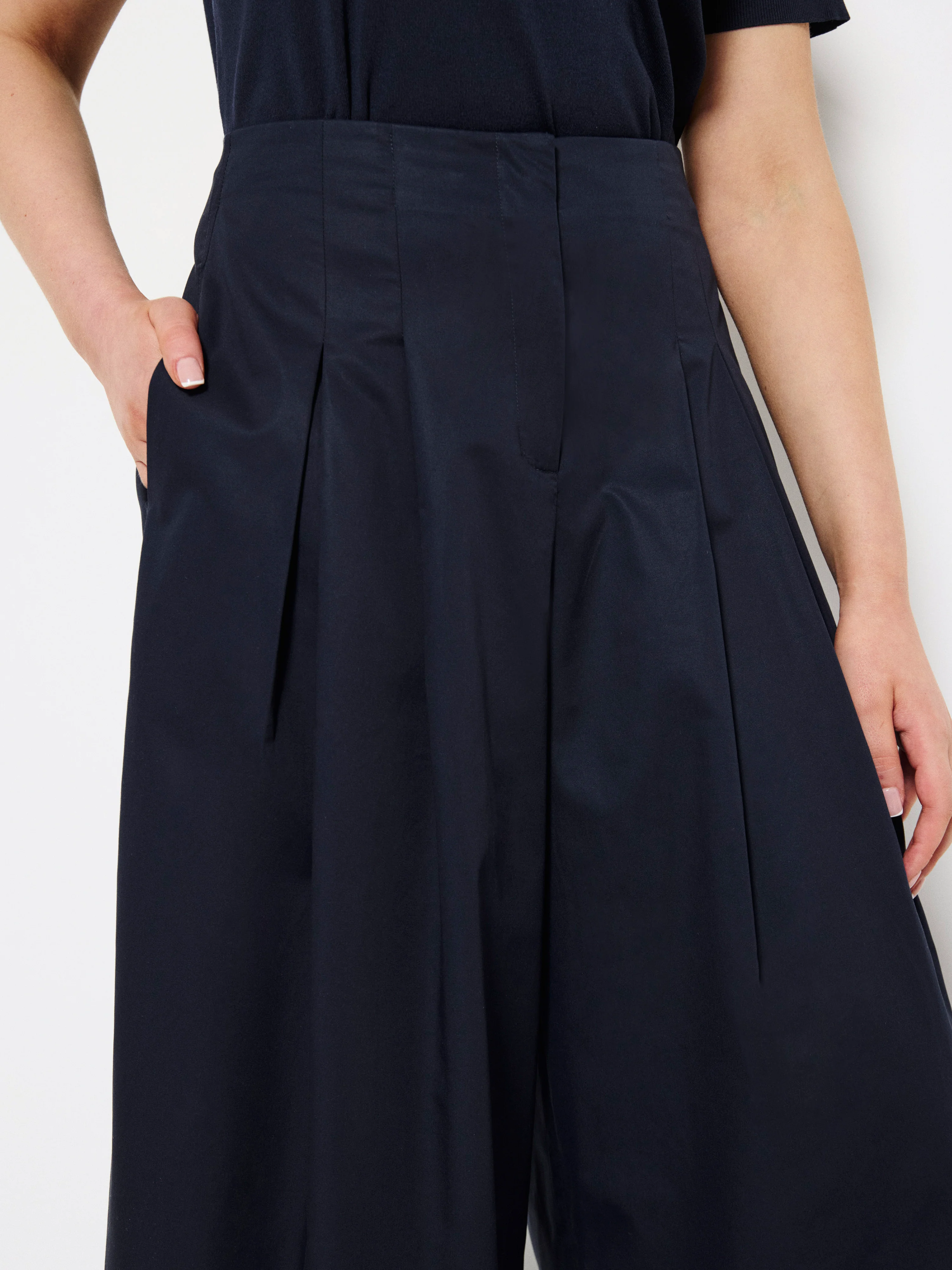 Mia Pant - Image 3