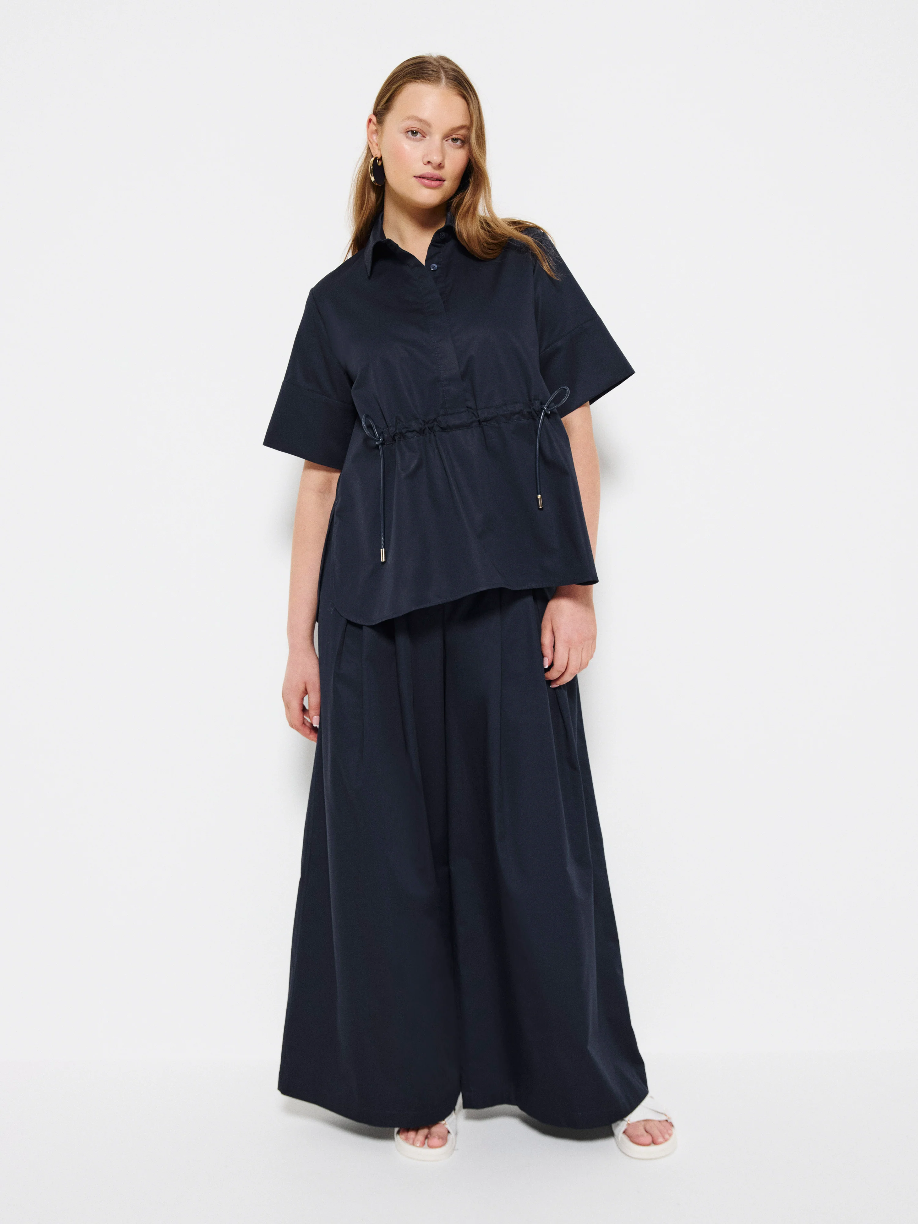 Mia Pant - Image 5