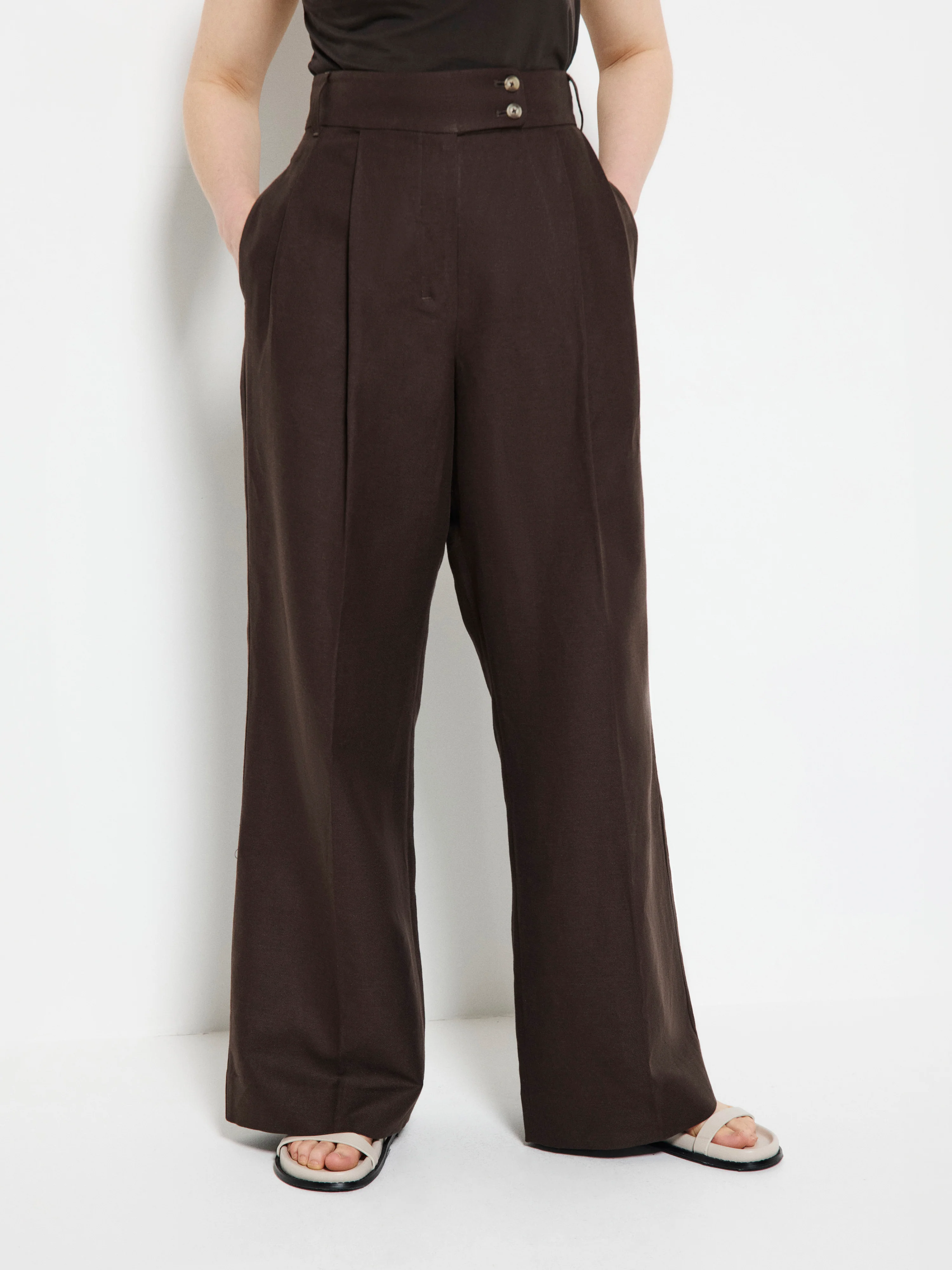 Millie Pant - Image 2