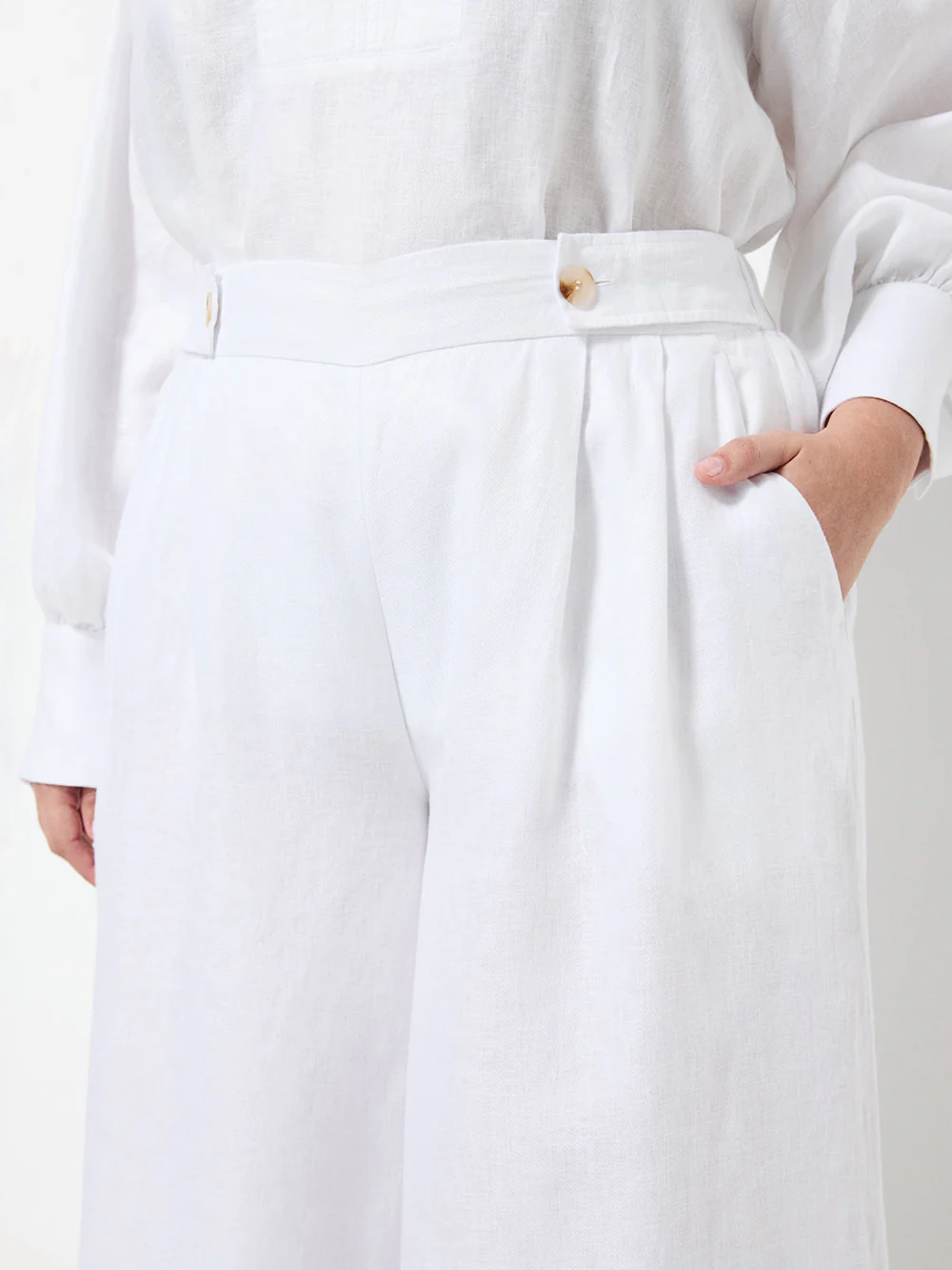 Myra Pant - Image 8