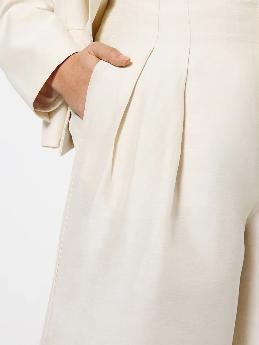 Pleat Front Short - Image 7