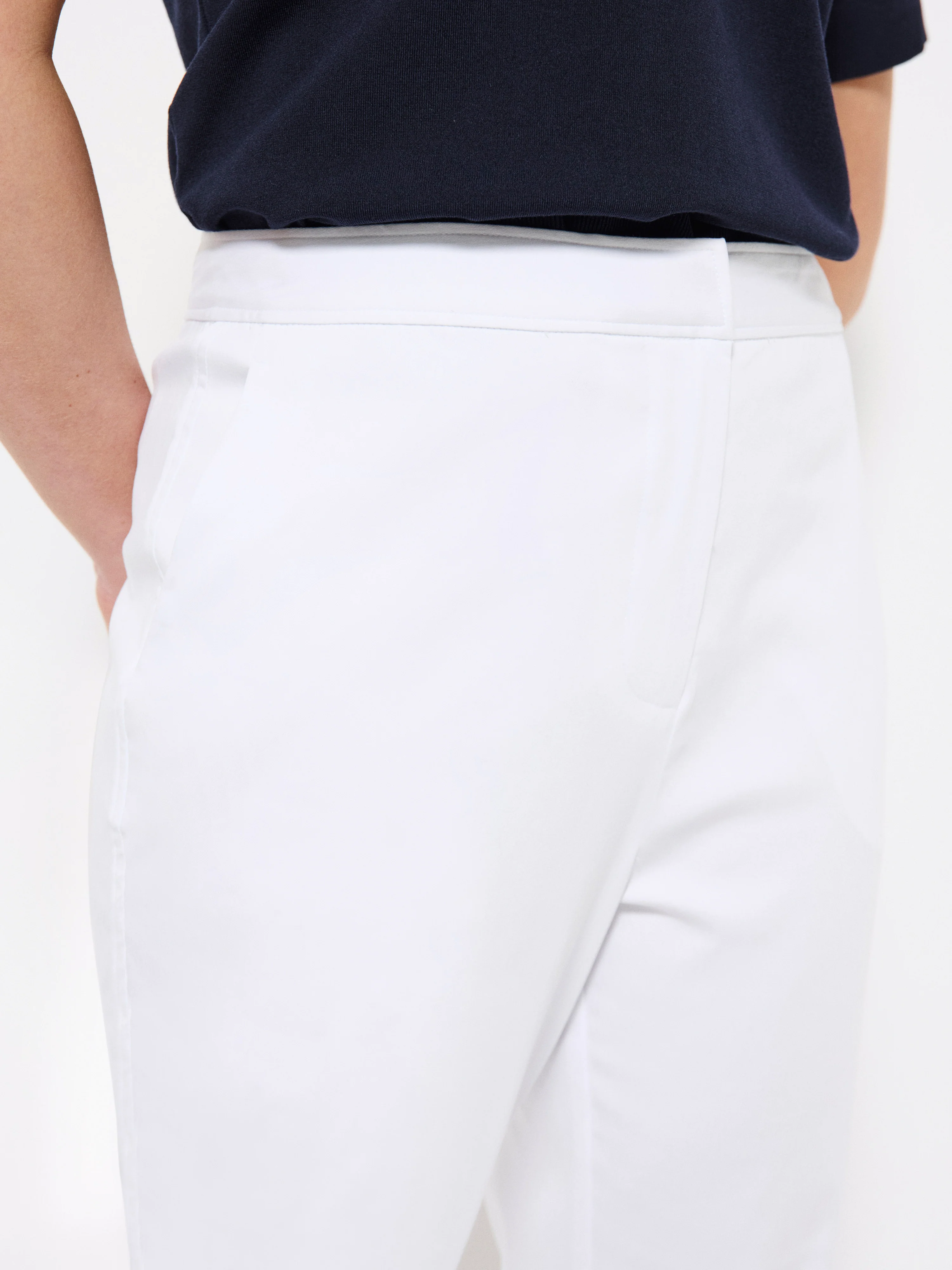 Raya Cropped Pant - Image 3