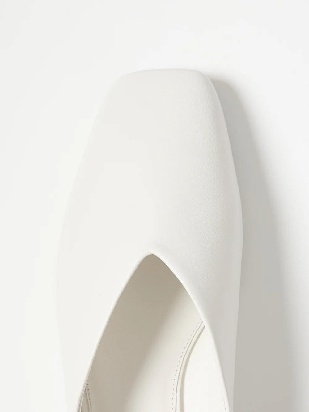 Sana Leather Flat - Image 6
