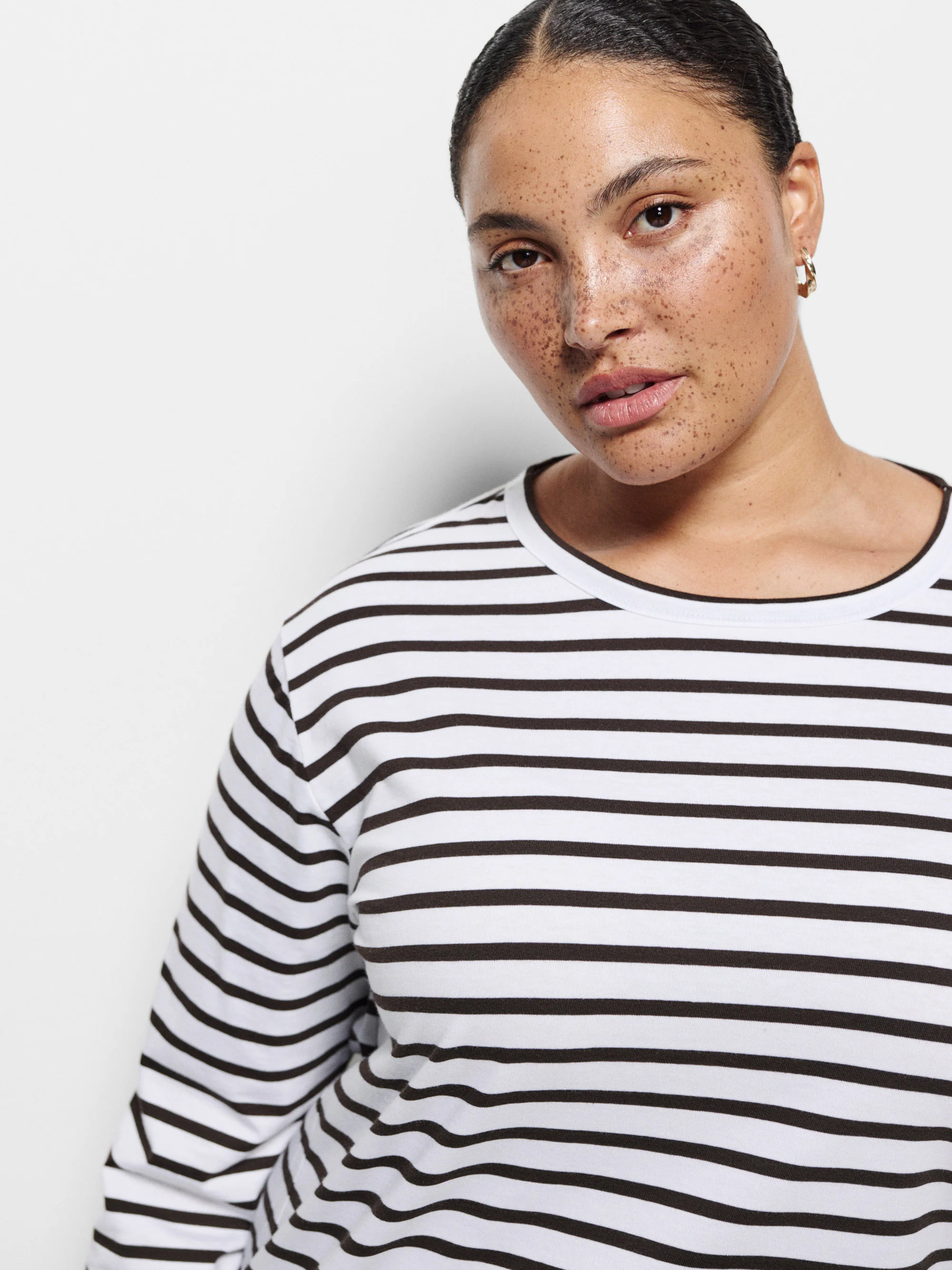 Sarah Long Sleeve Tee - Image 6