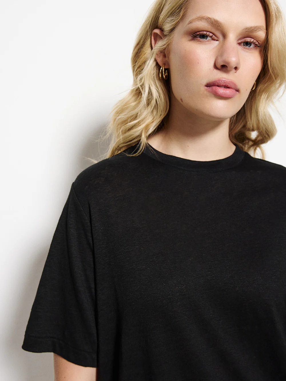 Short Sleeve Linen Tee - Image 7