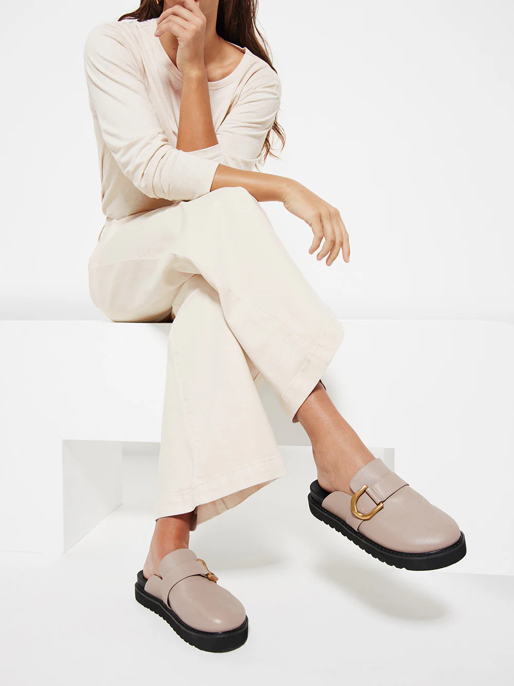 The Antonia Leather Slide - Image 4
