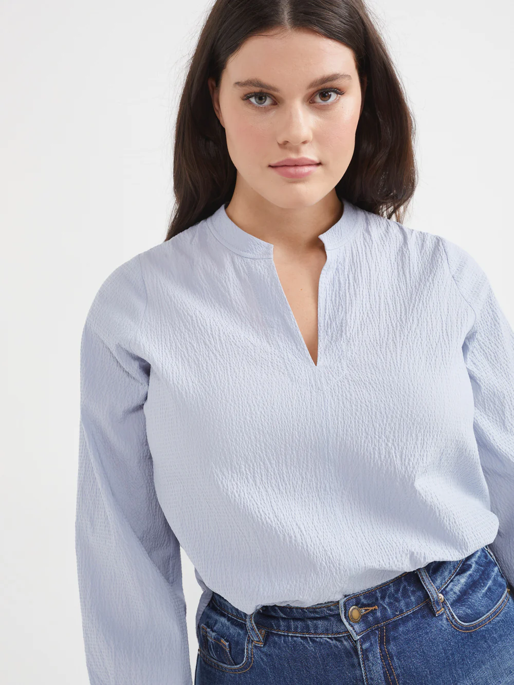 The Cotton Crinkle Vent Neck Top - Image 2