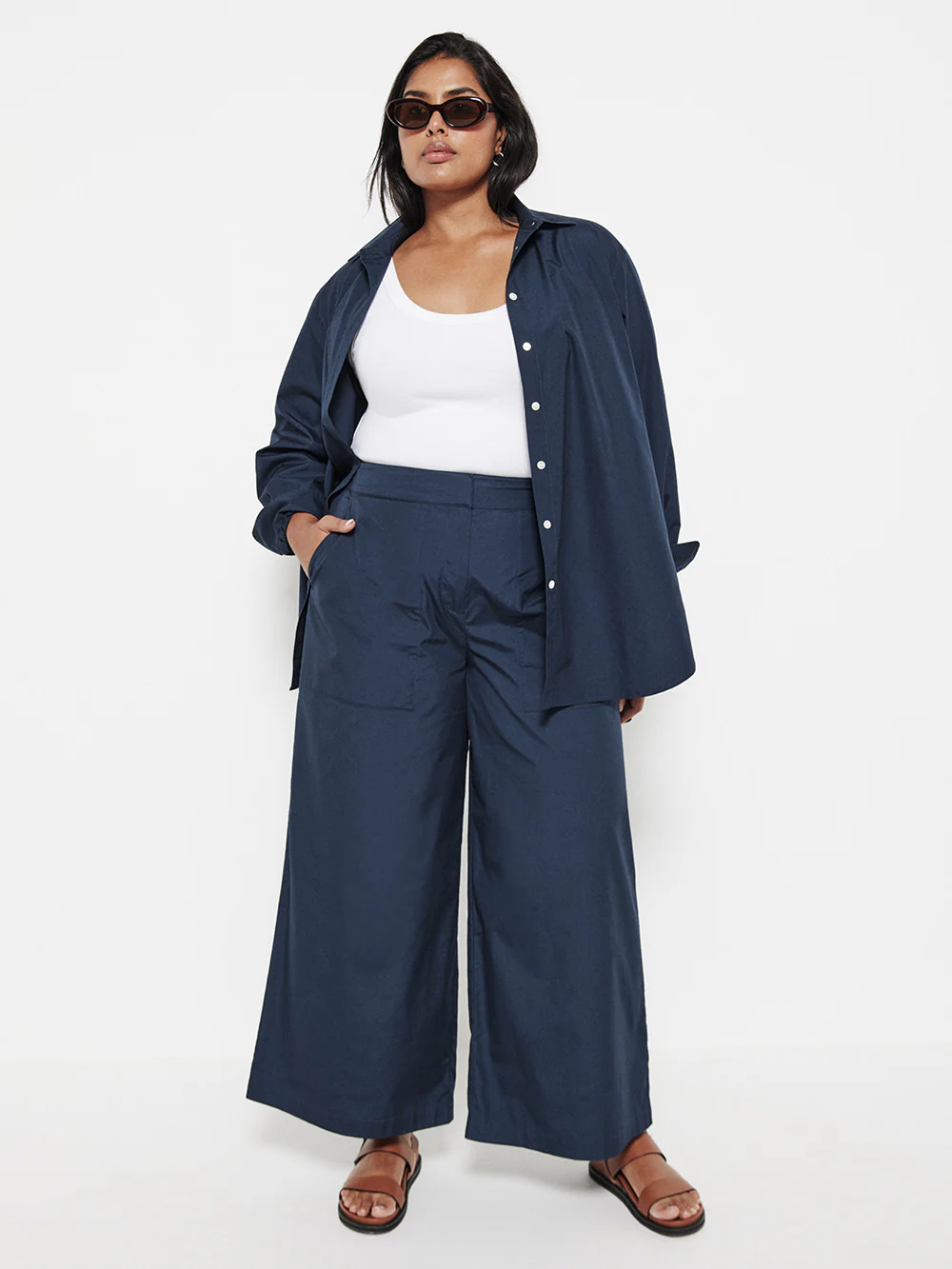 The Cotton Curved Hem Shirt - Image 11