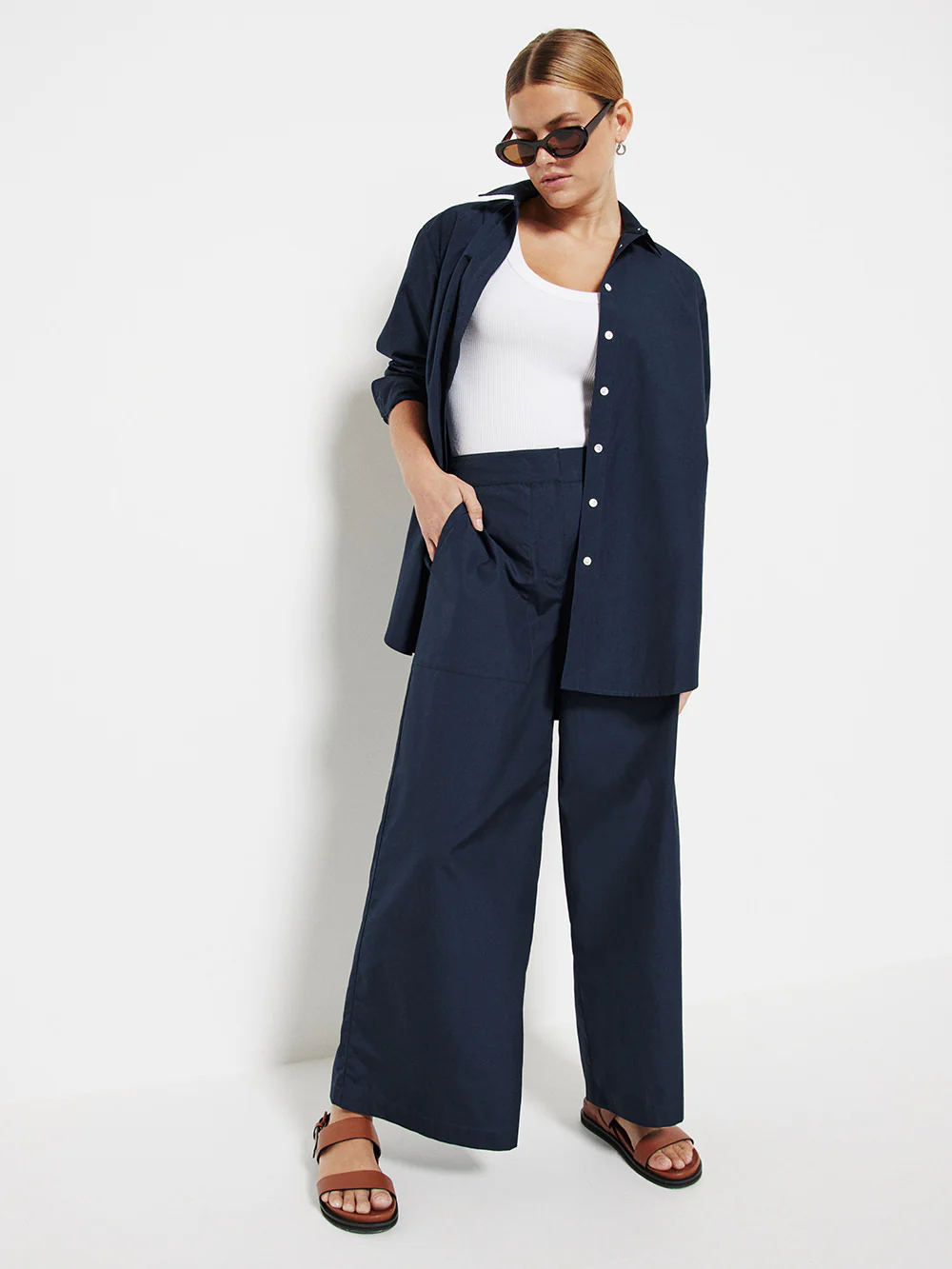 The Cotton Curved Hem Shirt - Image 5