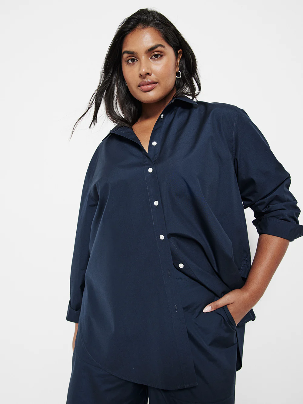 The Cotton Curved Hem Shirt - Image 6