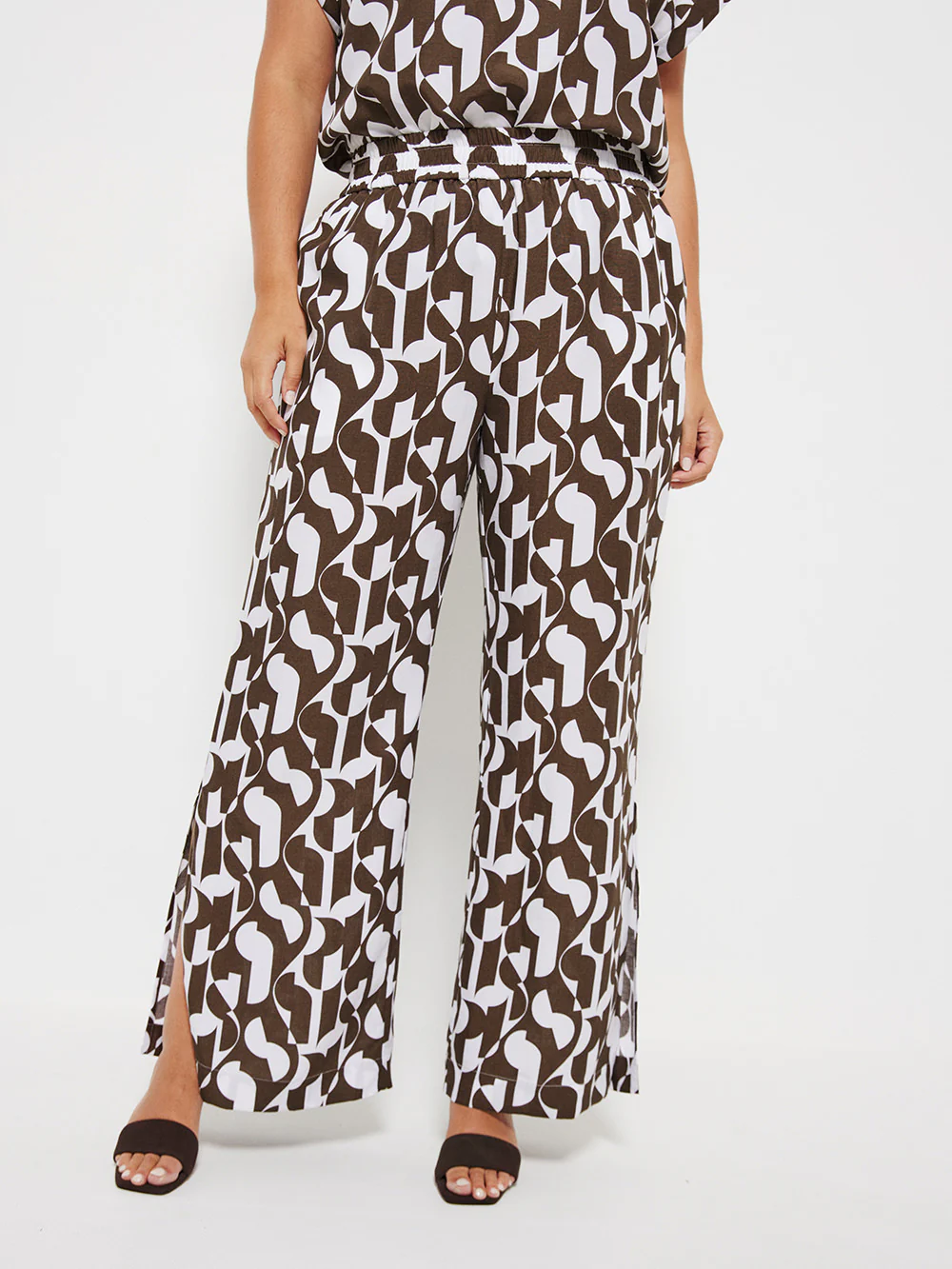 The Graphic Print Pant - Image 6