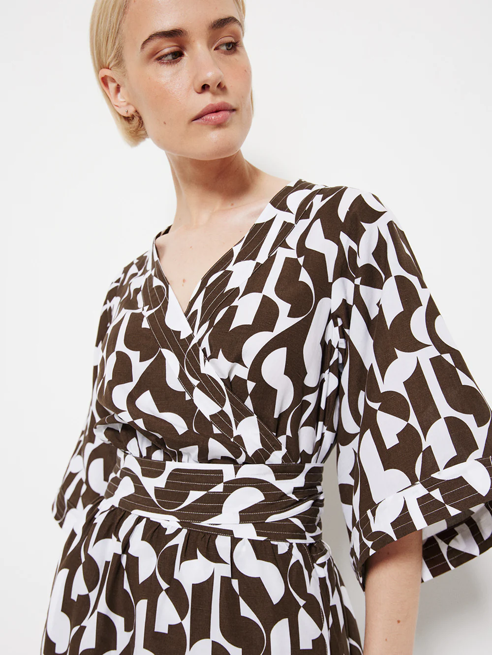 The Graphic Print Wrap Dress - Image 3