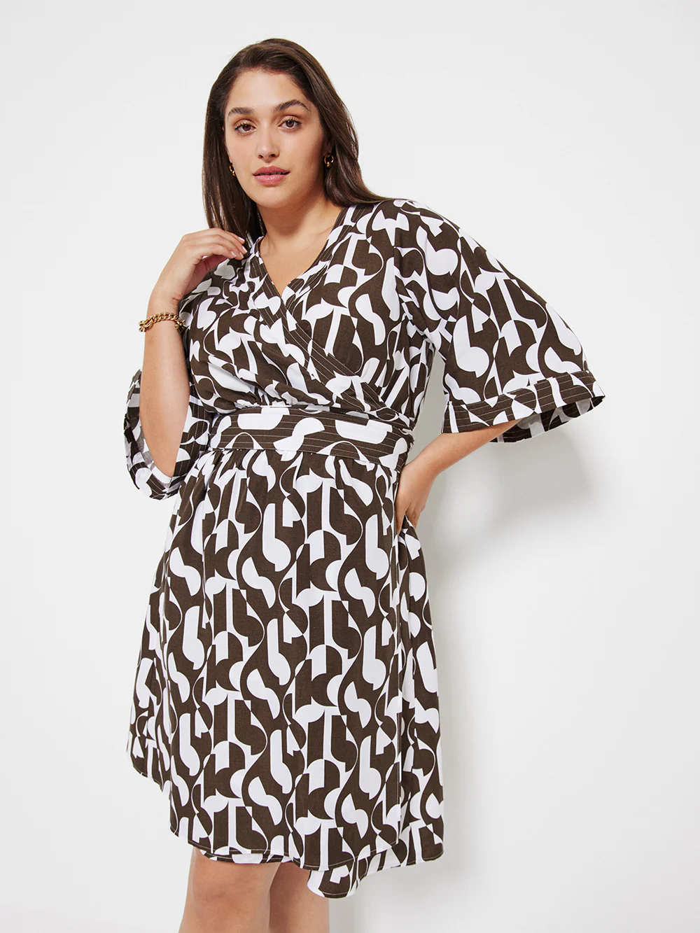The Graphic Print Wrap Dress - Image 5