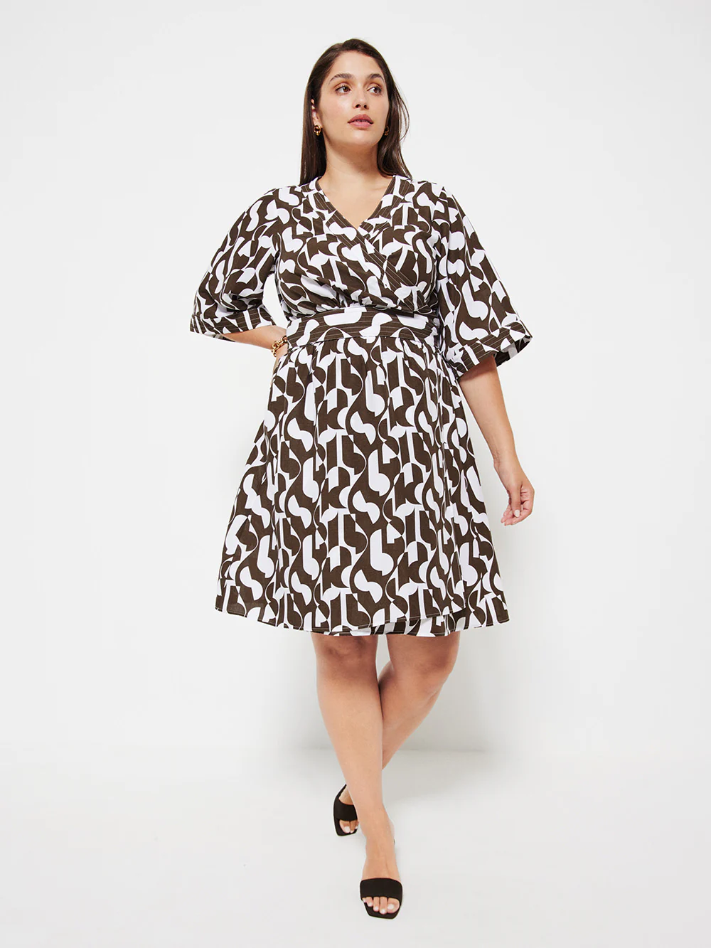 The Graphic Print Wrap Dress - Image 8