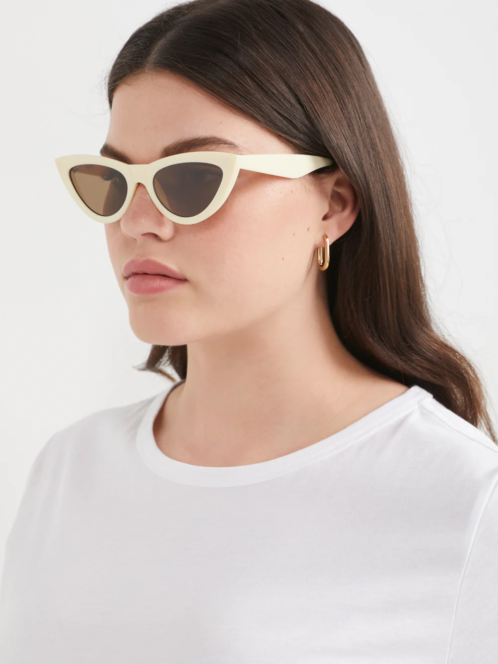 The Kiss Kiss Sunglasses - Image 4