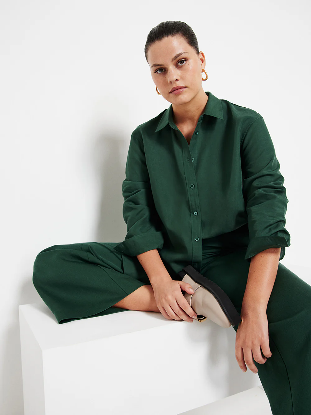The Linen Blend Relaxed Shirt - Image 4