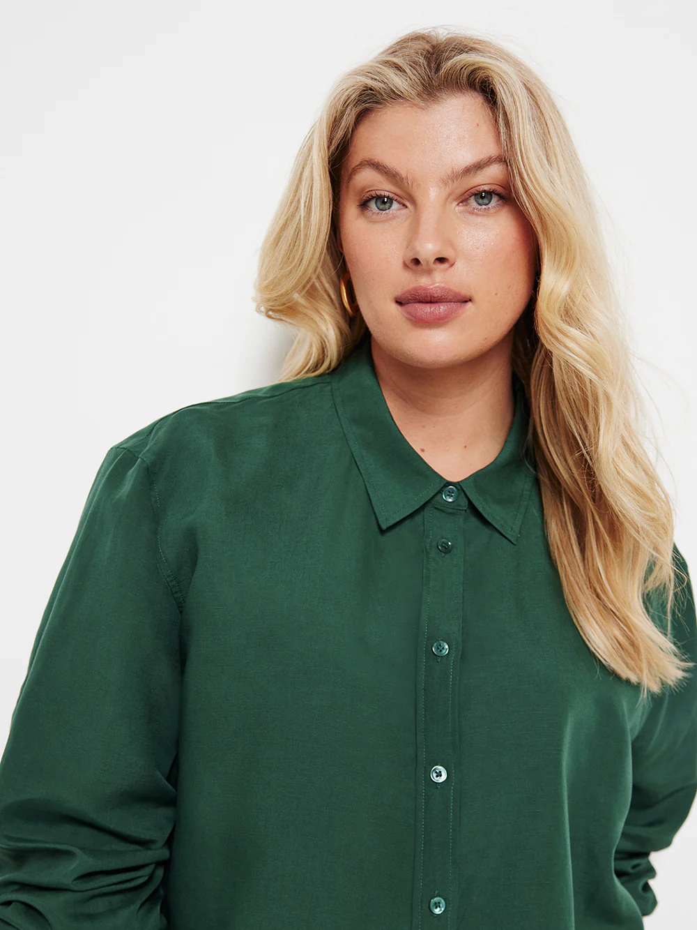 The Linen Blend Relaxed Shirt - Image 6