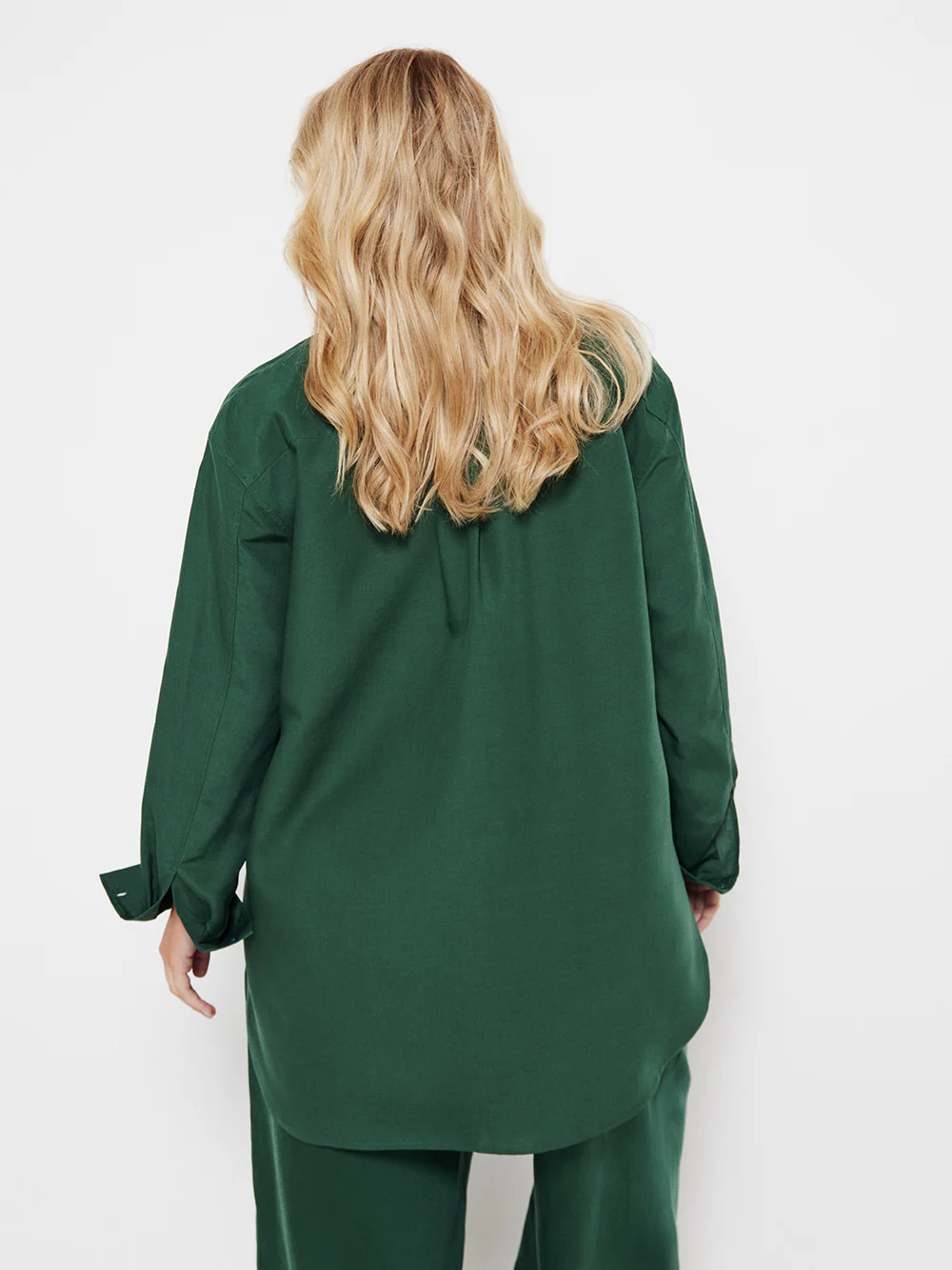 The Linen Blend Relaxed Shirt - Image 7