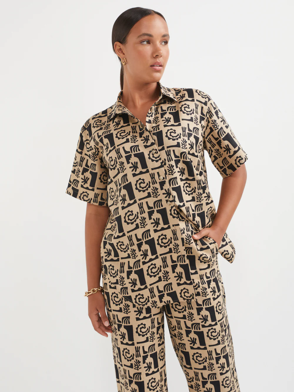 The Linen Print Shirt - Image 2