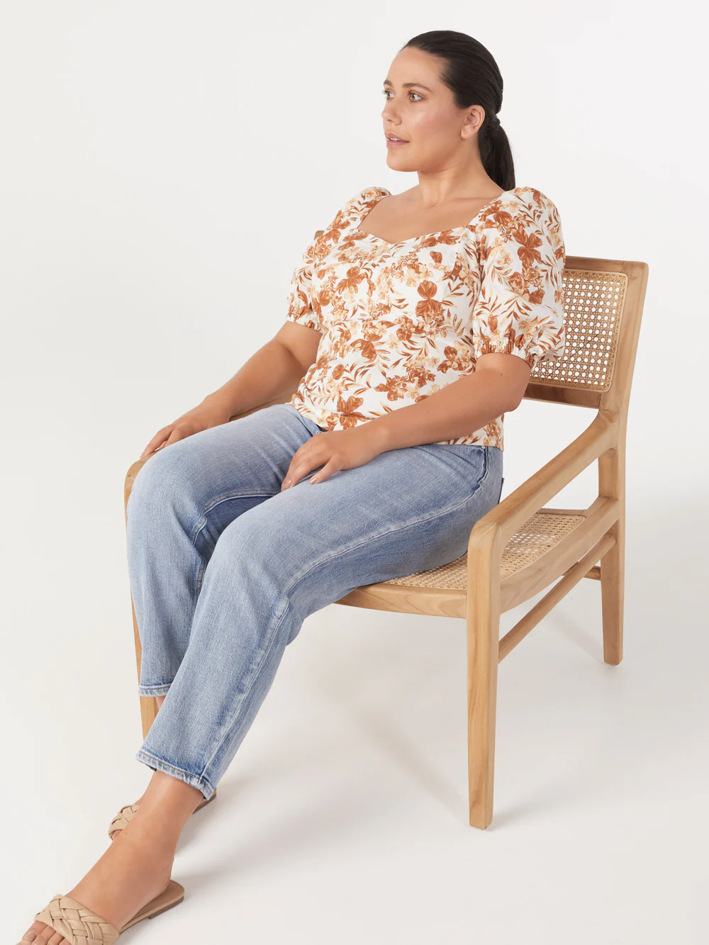 The Linen Puff Sleeve Print Top - Image 5