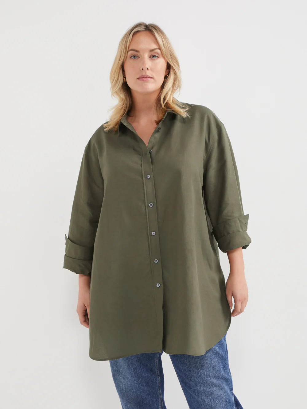 The Linen Blend Relaxed Shirt - Image 6