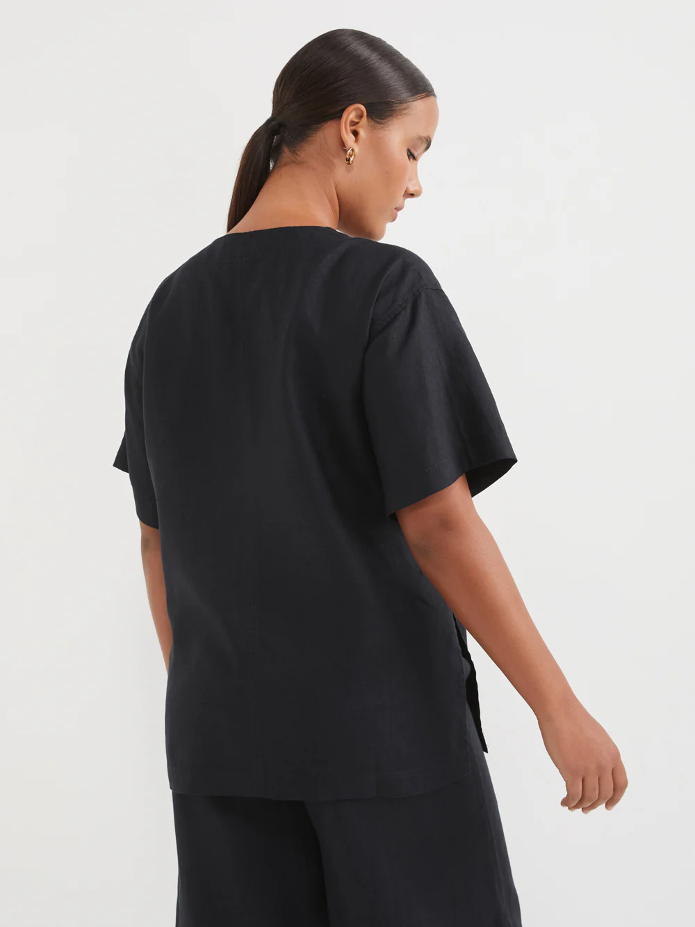 The Linen Short Sleeve Tunic Top - Image 3