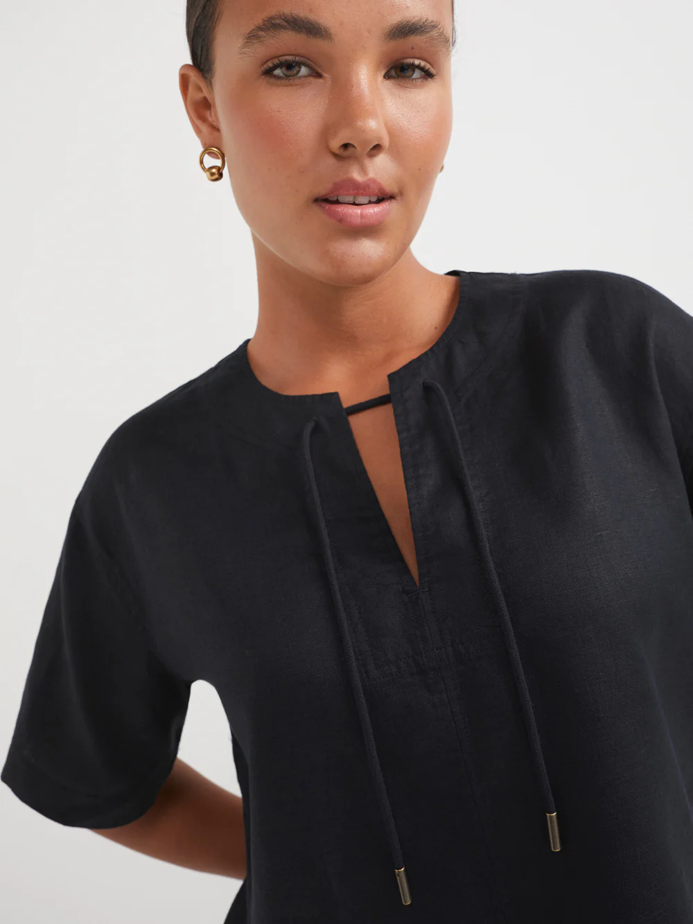 The Linen Short Sleeve Tunic Top - Image 4