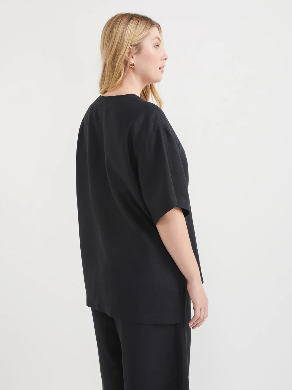 The Linen Short Sleeve Tunic Top - Image 7