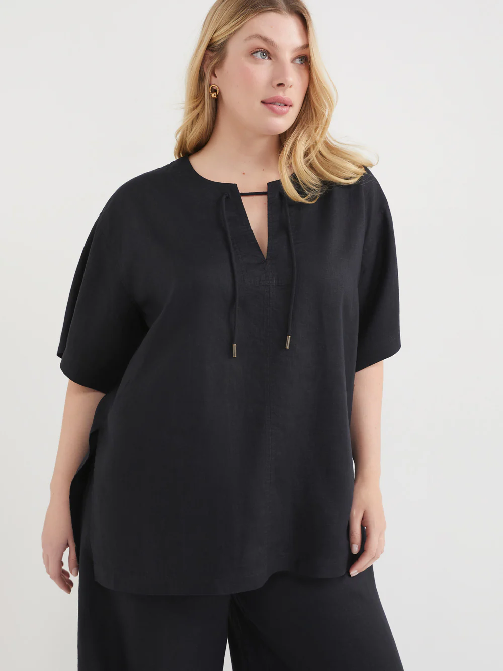The Linen Short Sleeve Tunic Top - Image 8