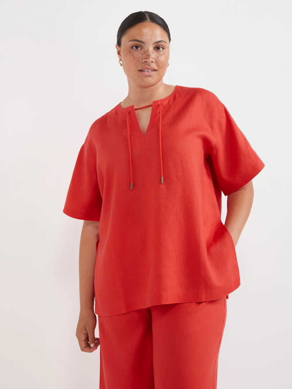 The Linen Short Sleeve Tunic Top - Image 8